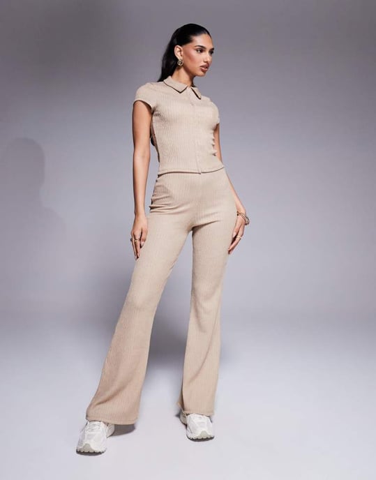 ASOS DESIGN samordnad texturerad hyska och öga kortärmad topp i sten - Image 2