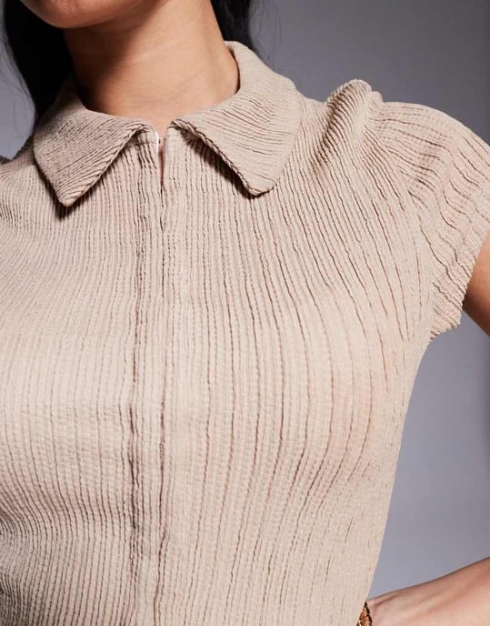 ASOS DESIGN samordnad texturerad hyska och öga kortärmad topp i sten - Image 3