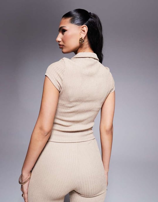 ASOS DESIGN samordnad texturerad hyska och öga kortärmad topp i sten - Image 4