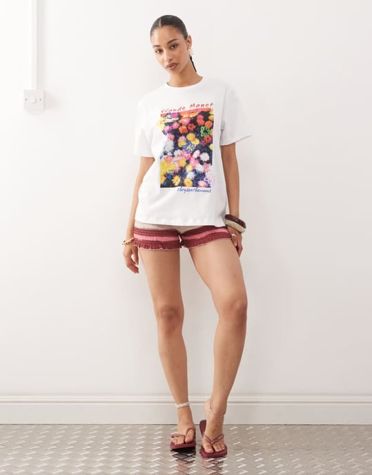 Återvunnen vintage oversized t-shirt med licensierad Monet blommönster i vitt - Image 3