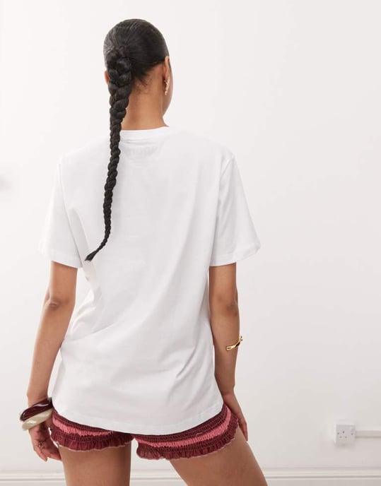 Återvunnen vintage oversized t-shirt med licensierad Monet blommönster i vitt - Image 4
