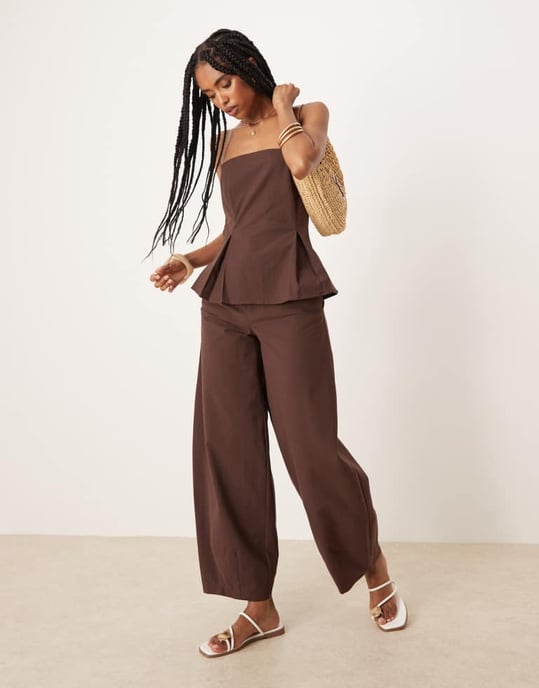 ASOS DESIGN linneblandning cinch midja bandeau topp i choklad - Image 4