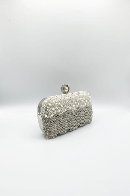 Vintage Pearl and Diamante Clutch Bag in Silver - Image 4