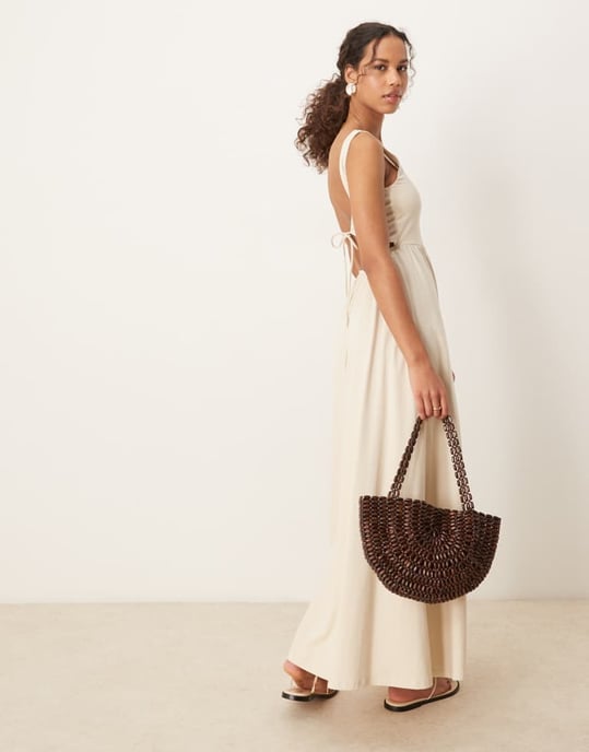 ASOS DESIGN maxiklänning med fyrkantig halsringning och mikrobyste i neutral färg - Image 2