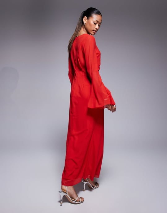 ASOS DESIGN v-ringad maxiklänning med rynkade detaljer i röd - Image 4