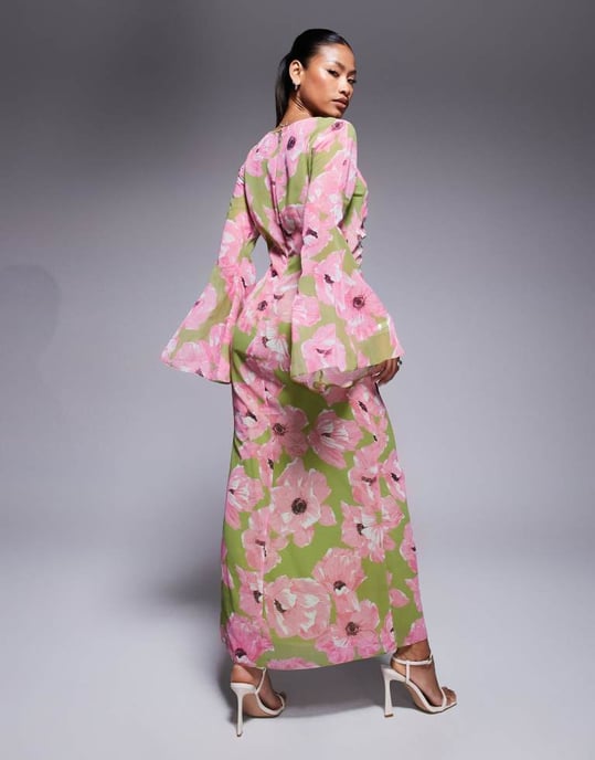 ASOS DESIGN v-ringad maxiklänning med rynkad framsidan i pin-blommigt mönster - Image 3