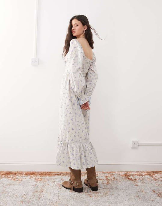 Miss Selfridge mjölkpiga maxiklänning i blått blommönster - Image 3