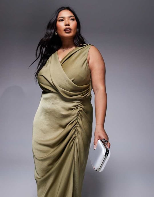 ASOS DESIGN Curve draperad framsplit med detalj maxi-klänning i ljusgrön - Image 4