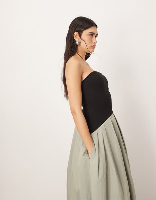 ARRANGE bandeau drop waist maxiklänning med kontrastdetaljer i svart och salvia - Image 2