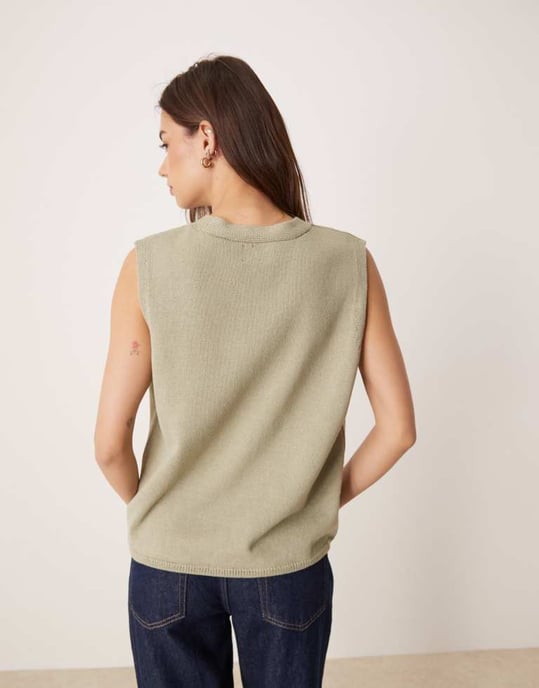 ASOS DESIGN ren stickad avslappnad passform väst i khaki - Image 3