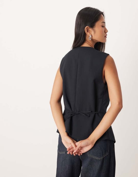 Abercrombie & Fitch low neckline waistcoat in black - Image 4