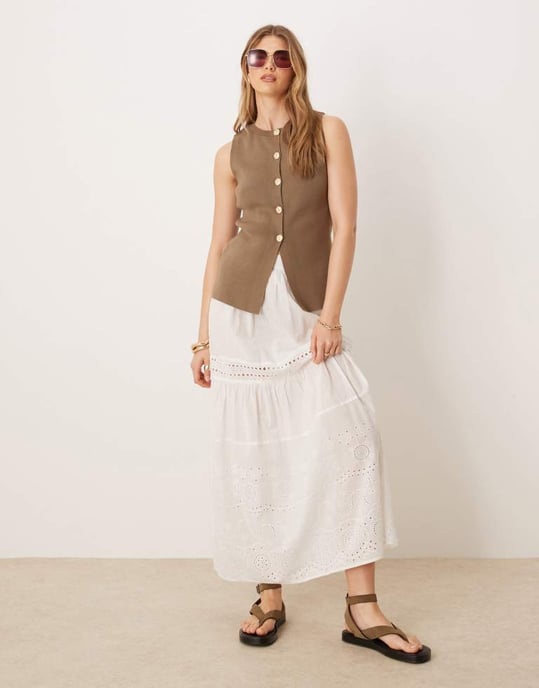 ASOS DESIGN knitted crew neck structured waistcoat with gold buttons in mocha - Image 2