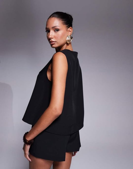 ASOS DESIGN skräddarsydd boxy v-ringad shell-top co-ord i svart - Image 4