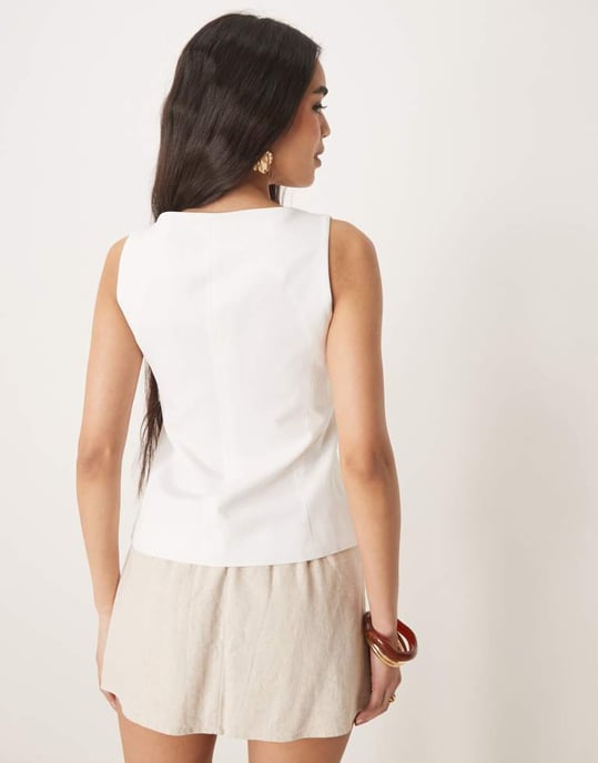 Gina Tricot skräddarsydd långlinje båtsträng väst i vitt - Image 3
