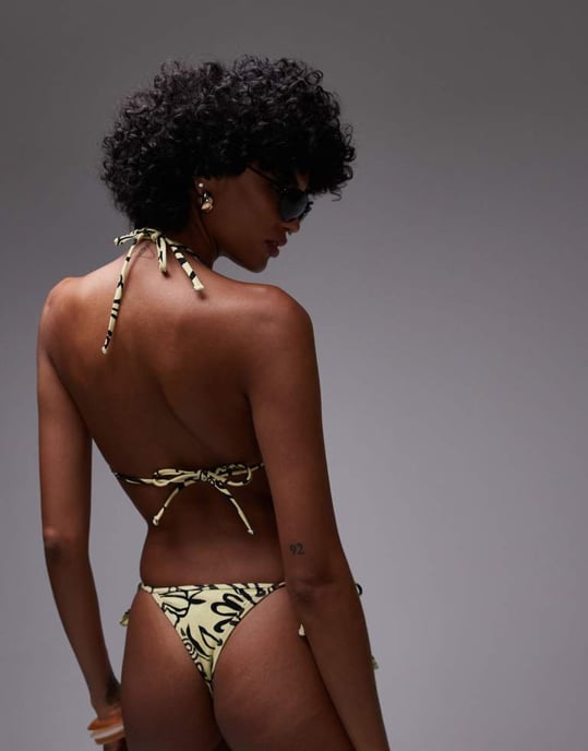 Topshop Siciliansk blommig trekantsbikinitopp i gul och svart - Image 2