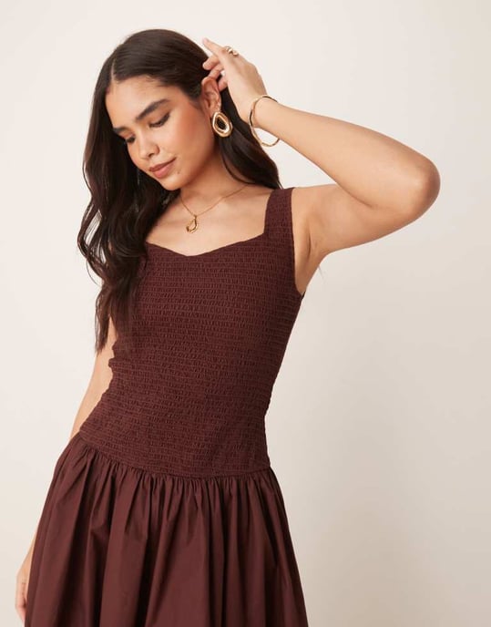 Nobody's Child Thalia rynkad bodice drop hem midi klänning i choklad - Image 3