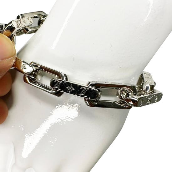 Louis Vuitton Monogram Chain Bracelet in Silver Metal - Image 4