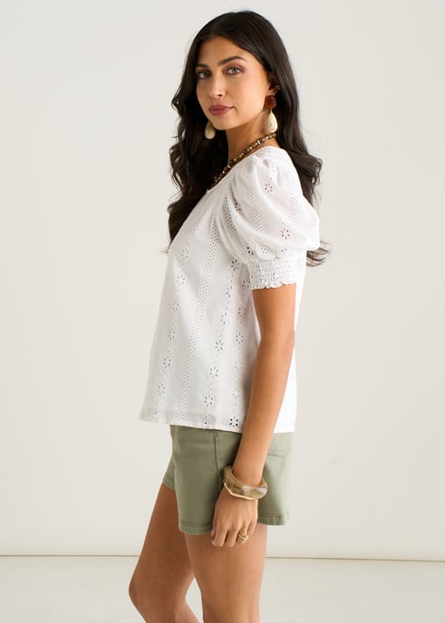 Crèmekleurig topje met broderie anglaise en pofmouwen - Image 3