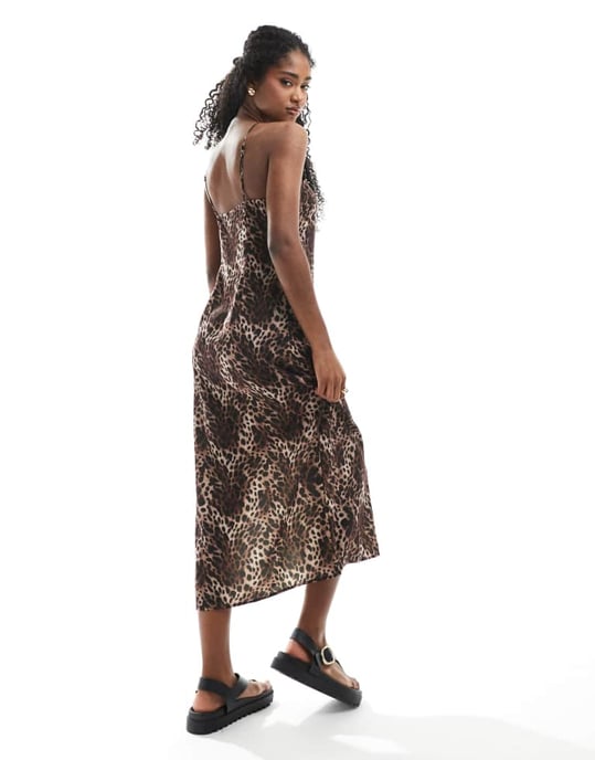 Monkis satinvadmidaxi slipklänning i leopardmönster exklusiv för ASOS - Image 4