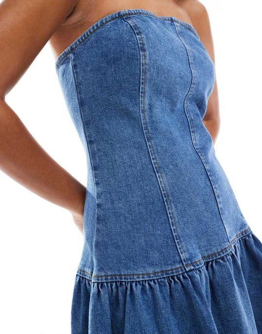 ASOS DESIGN bälte midja bandeau denim midi klänning med sänkt midja i mellanblå - Image 3