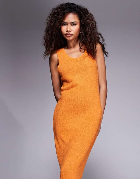 ASOS DESIGN stickad midi klänning med rundad halsringning och textur i orange - Image 2