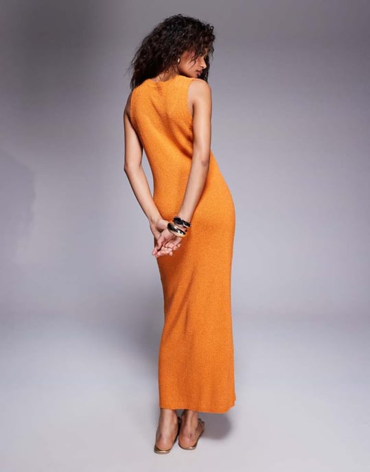 ASOS DESIGN stickad midi klänning med rundad halsringning och textur i orange - Image 3