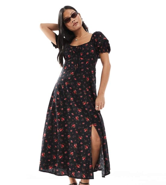 Miss Selfridge Petite spunnit te midaxi klänning i svart ros mönster - Image 1