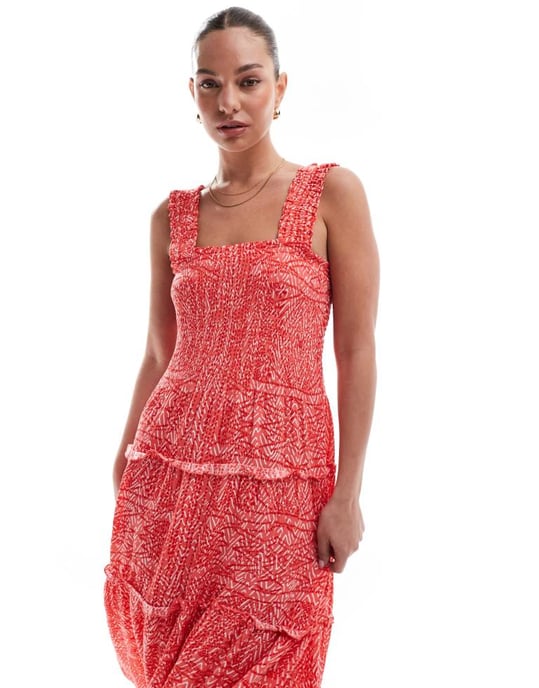 Vero Moda rynkad linne midi klänning i röd mönster - Image 4