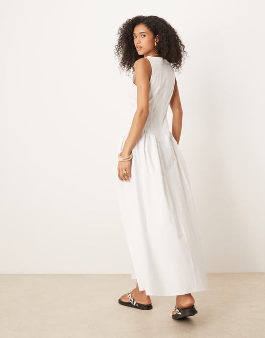 ASOS DESIGN axelbandslös midiklänning med midja i vitt - Image 2