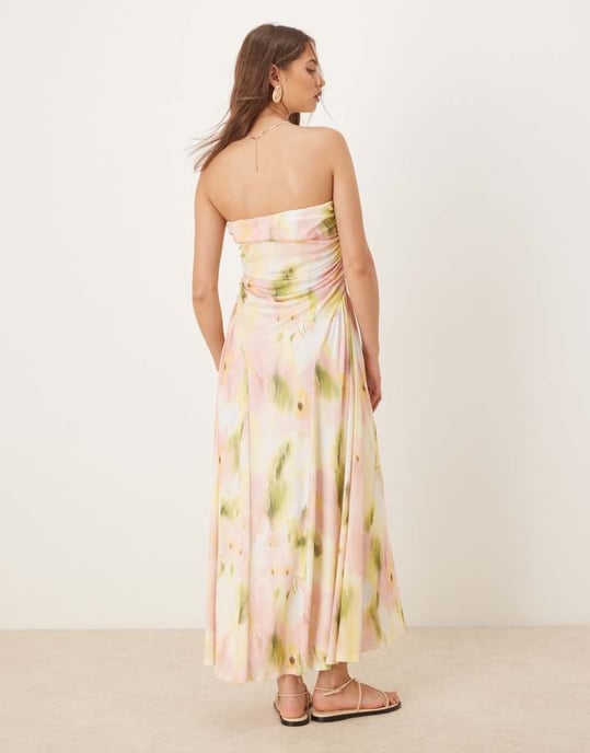ASOS DESIGN bandeau godet kjol midiklänning i smutsig blommig tryck - Image 3