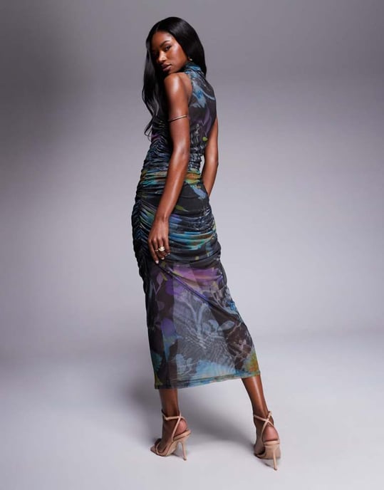 ASOS DESIGN nätad klänning med volang på halsen i midi-längd med abstrakt mönster - Image 4
