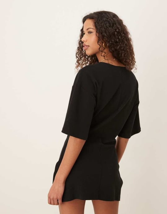 ASOS DESIGN twist front t-shirt mini klänning i svart - Image 4