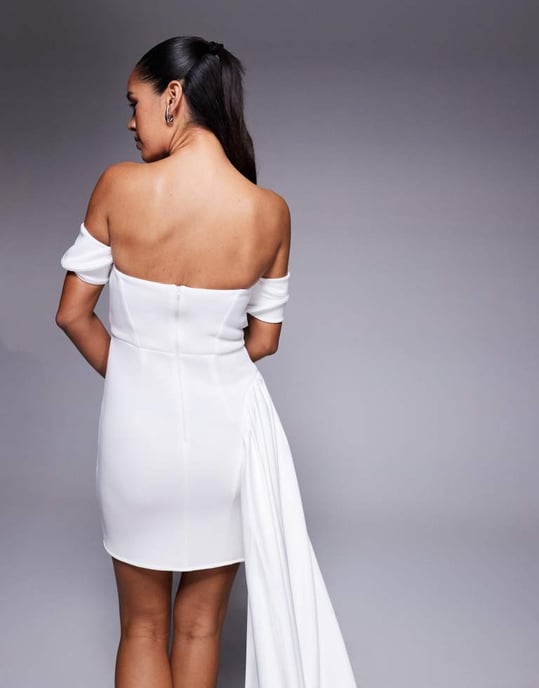 ASOS DESIGN Premium vikbar bardot mini-klänning med sidentyg i vit scuba-stil - Image 4