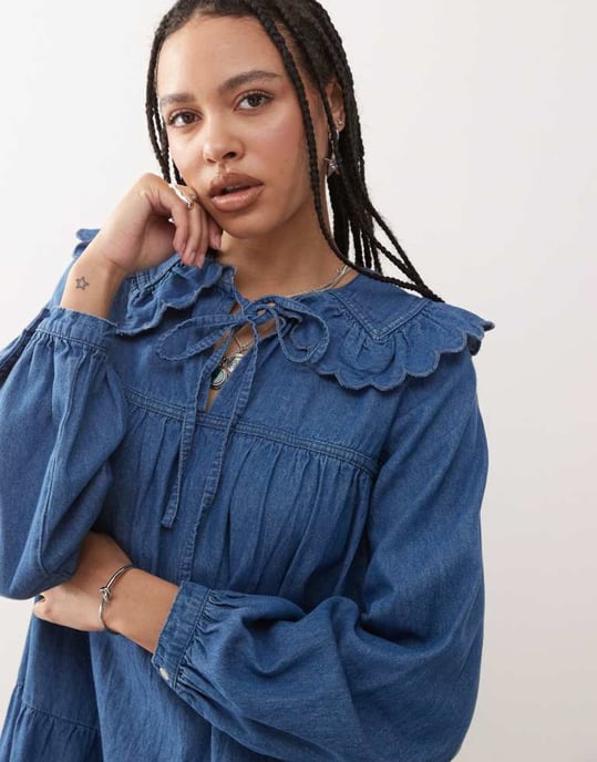 Återvunnen vintage denim mini smockklänning med oversized Peter Pan-krage i mellanblått - MBLUE - Image 4