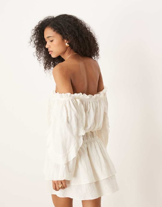 ASOS DESIGN bomulls-bardot volang mini klänning i krämfärg - Image 2