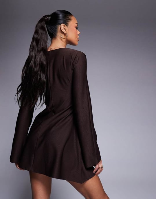 ASOS DESIGN lång ärm mini klänning med ringdetalj i brunt - Image 2