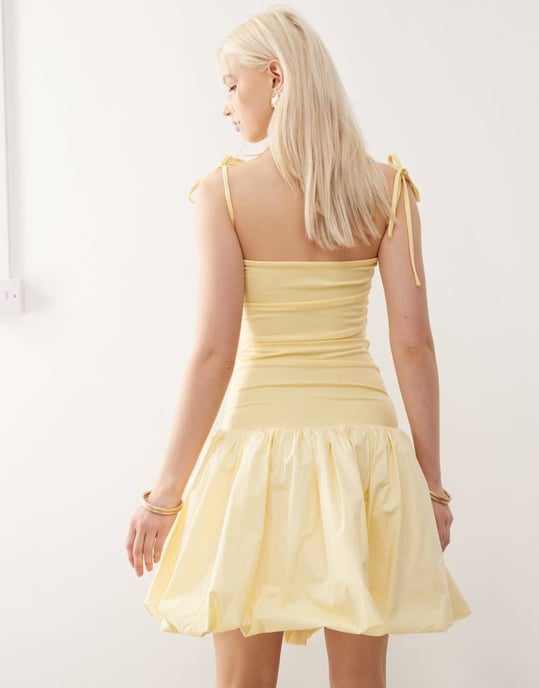 Amy Lynn Alexa knyt ärm puffball mini klänning i smörkräm - Image 3