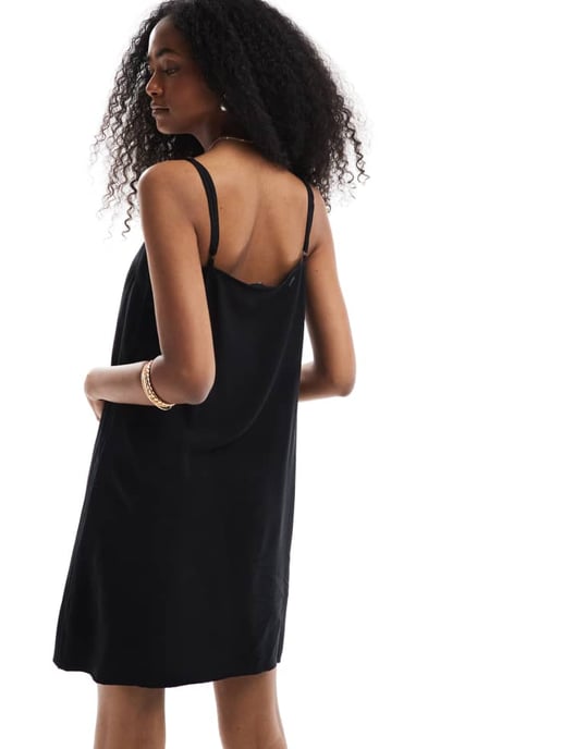 Vero Moda fyrkantig urringning cami mini klänning i svart - Image 4
