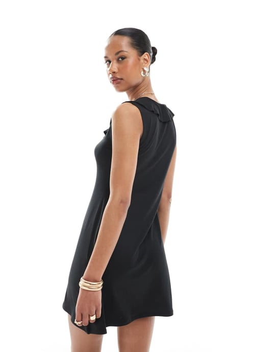 Miss Selfridge volangdetalj knytframsommardress i svart - Image 3
