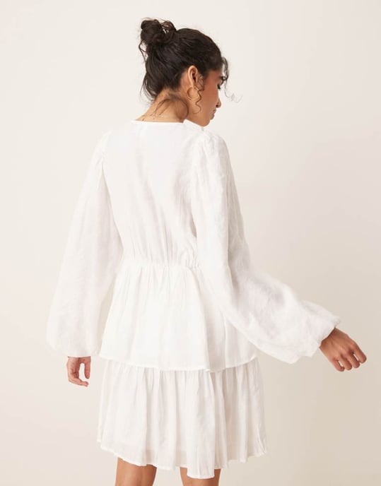 YAS puffärmad knäppning framtill boho mini klänning i vitt - Image 2