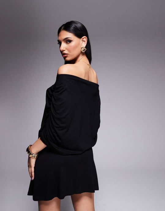 ASOS DESIGN bardot cape overlay miniklänning i svart - Image 3