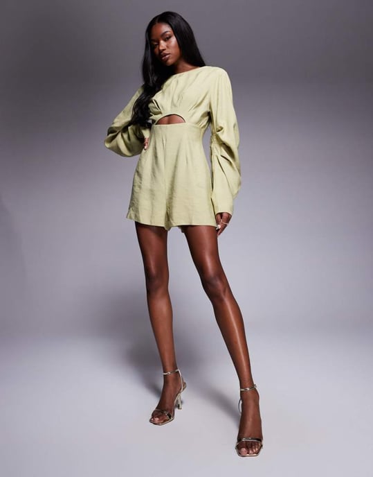 ASOS DESIGN playsuit med rundad ärm och rynkdetalj i mjuk grön - Image 2