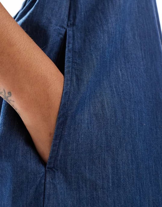 Hollister halterneck a-linjeformad klänning i blå denim - Image 3