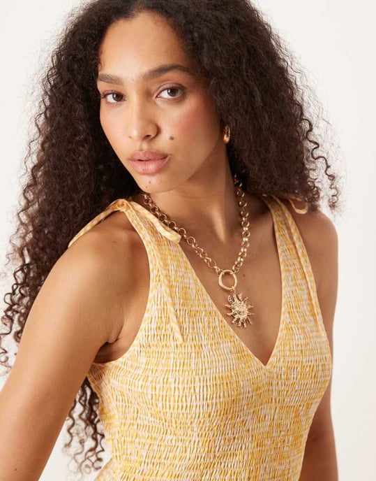 ASOS DESIGN klänning med knytband och smock i gul rutig mönster - Image 3