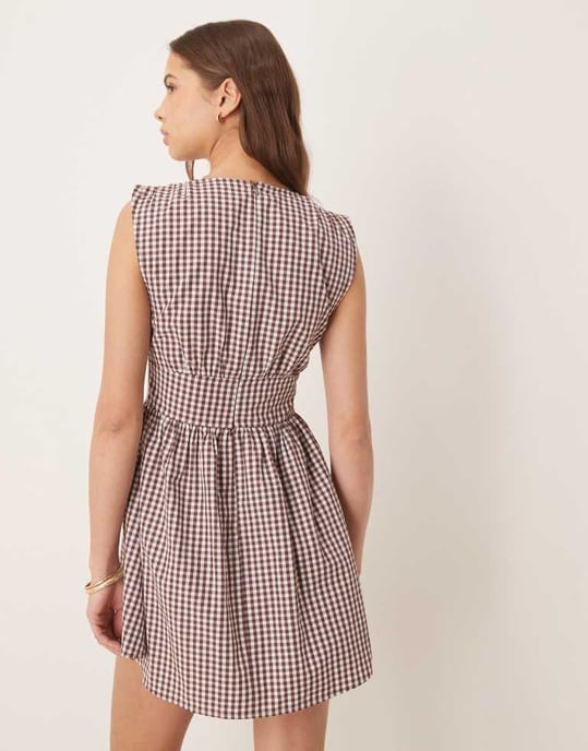 ASOS DESIGN V-ringad midjefestival knäppning mini klänning i chokladrutig - Image 3