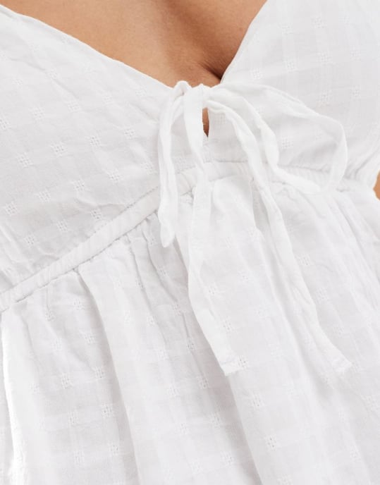 Hollister cami-band knyt-fram babydoll klänning i vitt - Image 3