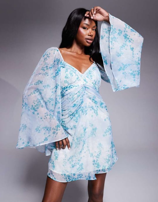 ASOS DESIGN mini klänning med överdrivna ärmar och rynk i blått blommönster - Image 1