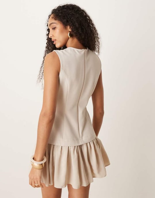 ASOS DESIGN 2 i 1 västklänning i vaniljkräm - Image 3