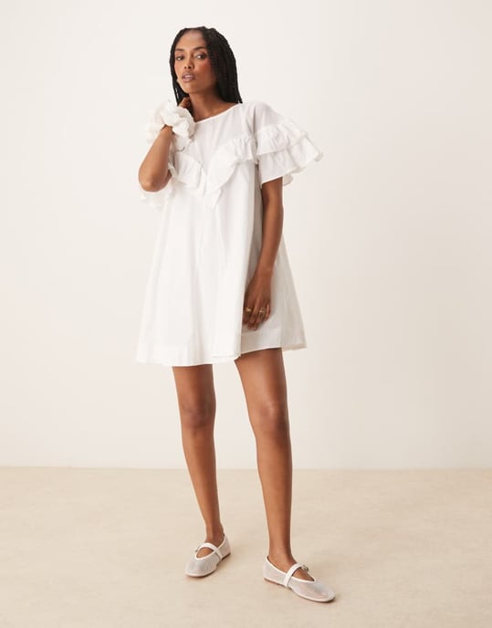 ASOS DESIGN volangkortärmad klänning i vitt - Image 2