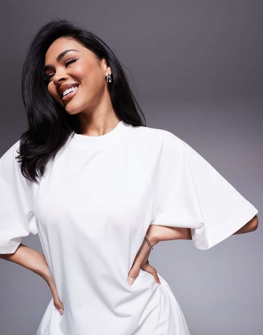 ASOS DESIGN T-shirt sving mini klänning i krämfärgad - Image 4